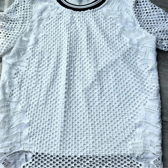 Trouve White White Mesh CROCHET OVERLAY Blouse - Picture 8 of 16